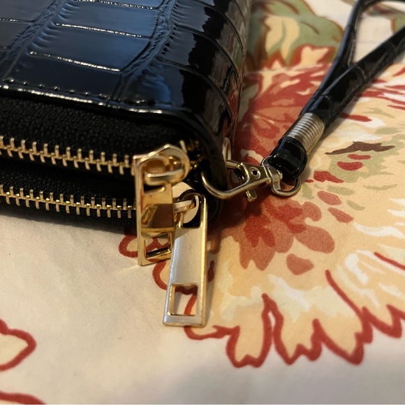 NWOT Croc Wristlet Wallet Black Vegan - Picture 3 of 8
